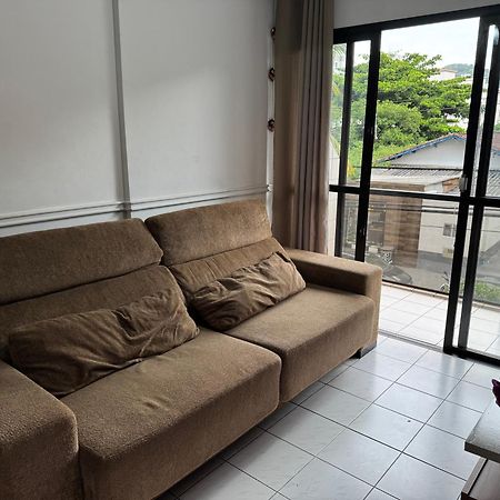 Confortavel Apartamento 1 Dorm Com Piscina E Lazer グァルジャー エクステリア 写真